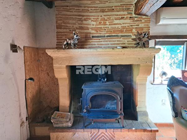 La Force (24130) Véritable Périgourdine de plain pied, 5 chambres, combles aménageables, dépendances.