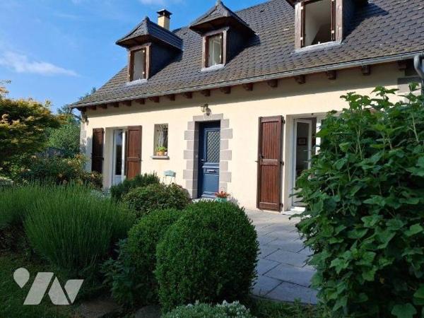 A vendre sur la commune du Vigean (CANTAL), à proximité immédiate de Mauriac sous-préfecture, d...