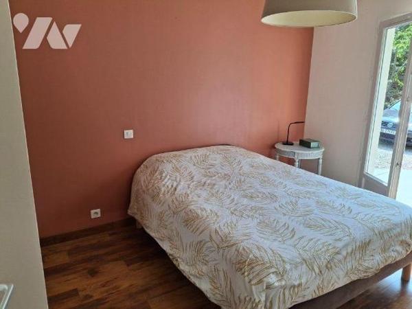 A vendre sur la commune du Vigean (CANTAL), à proximité immédiate de Mauriac sous-préfecture, d...