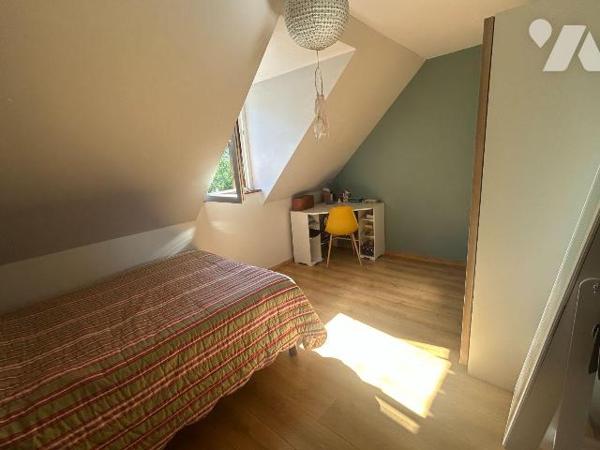 A vendre sur la commune du Vigean (CANTAL), à proximité immédiate de Mauriac sous-préfecture, d...