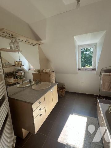 A vendre sur la commune du Vigean (CANTAL), à proximité immédiate de Mauriac sous-préfecture, d...