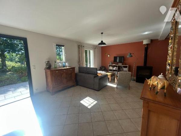 A vendre sur la commune du Vigean (CANTAL), à proximité immédiate de Mauriac sous-préfecture, d...