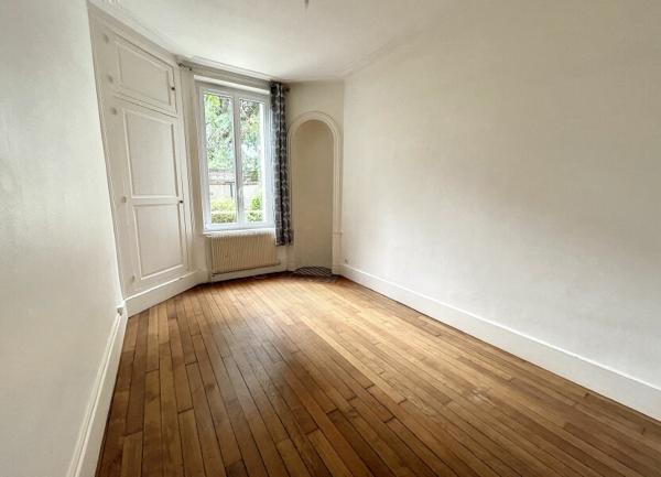 Appartement à louer    3 pièces • 80 m2 Nancy