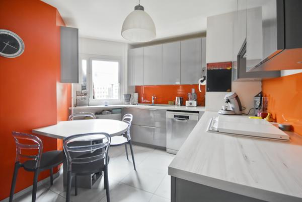 Appartement Familial, Vue dégagée, 3 chambres un bureau, Lumineux