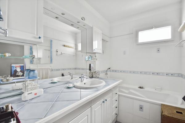 Appartement Familial, Vue dégagée, 3 chambres un bureau, Lumineux