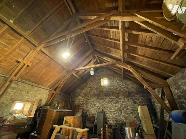 A VENDRE CORPS DE FERME A LASBROS