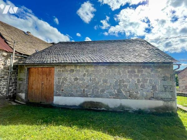 A VENDRE CORPS DE FERME A LASBROS