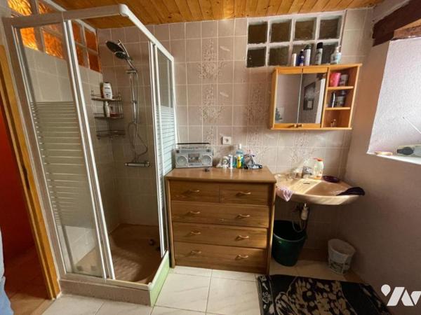 A VENDRE CORPS DE FERME A LASBROS