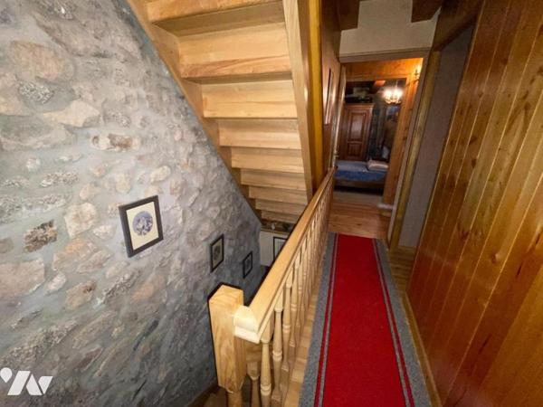 A VENDRE CORPS DE FERME A LASBROS