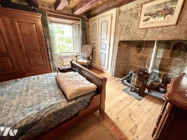 A VENDRE CORPS DE FERME A LASBROS