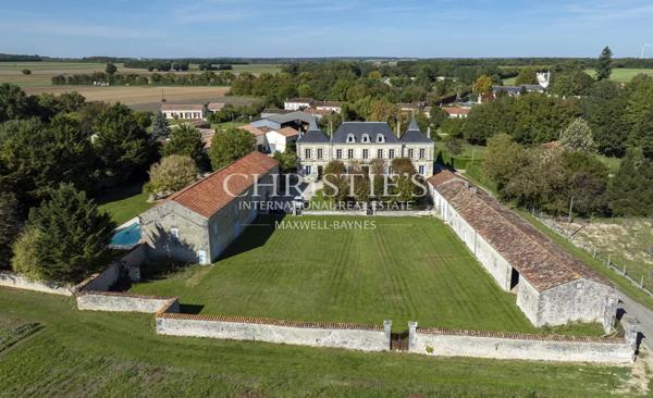 Superbe château rénové en Charente-Maritime