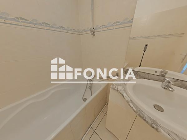 Location Appartement 3 pièces 54.66 m² - 4 PLACE DE LOCRONAN Quimper 29000