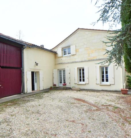 Maison136 m2 + 80 m2 dépendance à LUGON L'ILE ET DU CARNAY