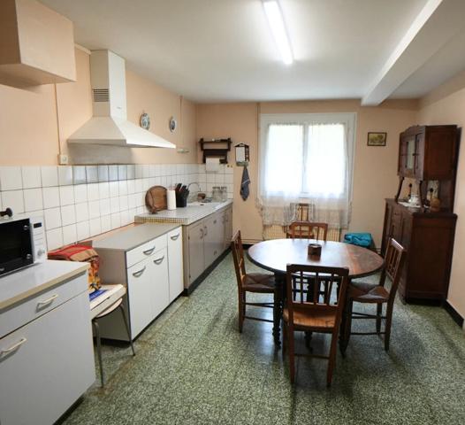 Maison136 m2 + 80 m2 dépendance à LUGON L'ILE ET DU CARNAY