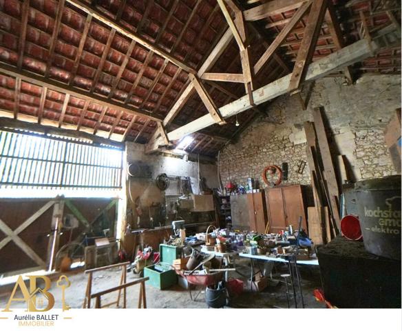 Maison136 m2 + 80 m2 dépendance à LUGON L'ILE ET DU CARNAY