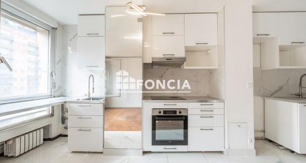 À vendre Appartement 3 pièces 74.2 m² - Paris 75019