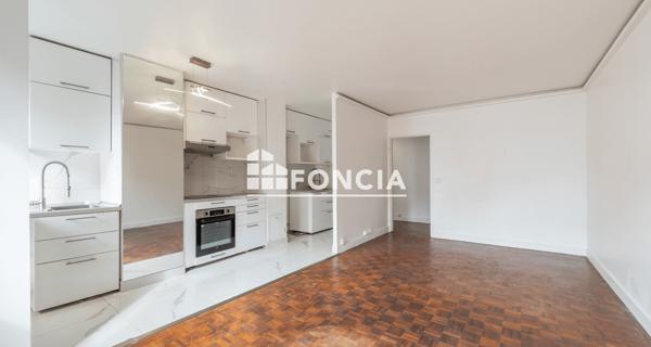 À vendre Appartement 3 pièces 74.2 m² - Paris 75019