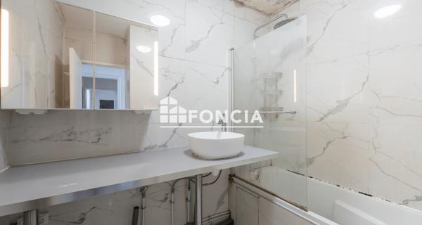 À vendre Appartement 3 pièces 74.2 m² - Paris 75019