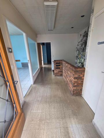 Local commercial 77.01 m2