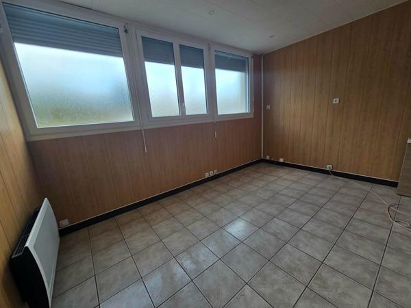 Local commercial 77.01 m2