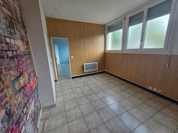 Local commercial 77.01 m2