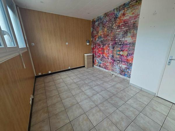 Local commercial 77.01 m2