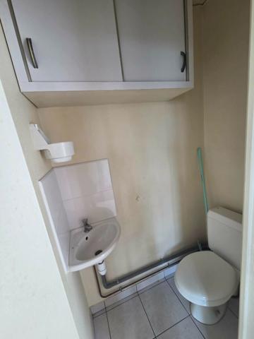 Local commercial 77.01 m2