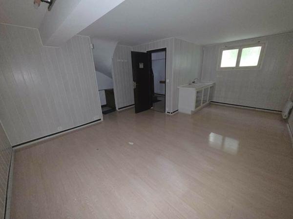 Local commercial 77.01 m2