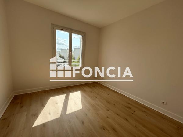 Location Appartement 4 pièces 70.47 m² - 8 RUE DOCTEUR ROUX Caen 14000
