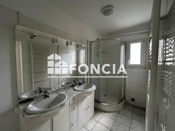 Location Appartement 4 pièces 70.47 m² - 8 RUE DOCTEUR ROUX Caen 14000