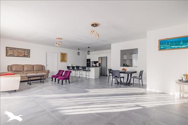 Maison à vendre |  Rochefort |  4 pièces | 125 m²