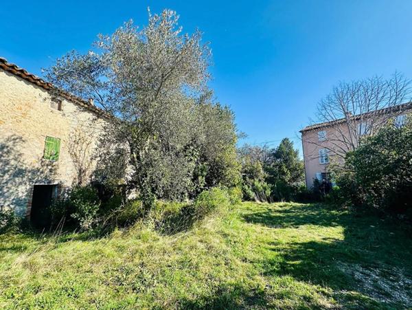 2 Bâtis/Mas à réhabiliter à Grasse totalisant 450 m2 plancher, sur 5700m2 de terrain