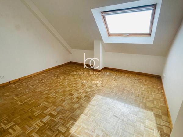 SURZUR Maison 5 pièces 130 m²