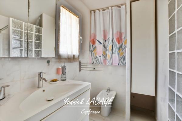 Maison récente de 89m2, familiale et tout confort à Saint-Mitre (13013), avec jardin, garage, piscine hors sol et prestations modernes, à deux pas des écoles et transports !