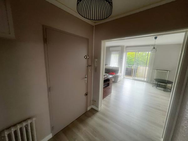 APPARTEMENT T3 avec TERRASSE - CAVE - PARKING