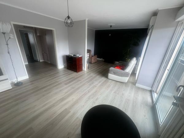 APPARTEMENT T3 avec TERRASSE - CAVE - PARKING