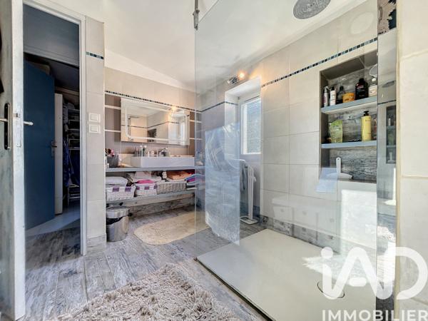 Maison à vendre 10 pièces 230 m² Corconne