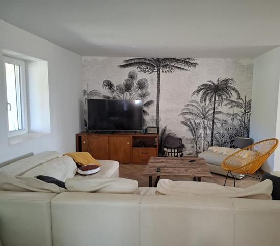 PAYS DE FORCALQUIER, BELLE PROPRIETE DE 140 M² AVEC GARAGE + GÎTE, CHAMBRE D'HÔTE ET PISCINE SUR PLUS D'UN HECTARE DE TERRAIN