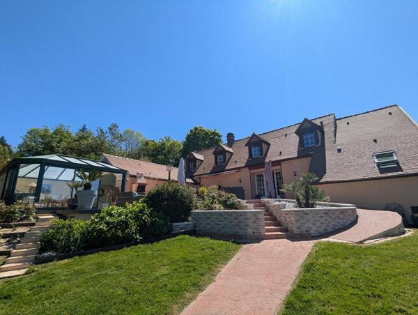 Propriété 8 pièces avec piscine couverte