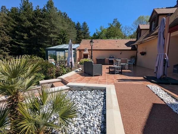 Propriété 8 pièces avec piscine couverte