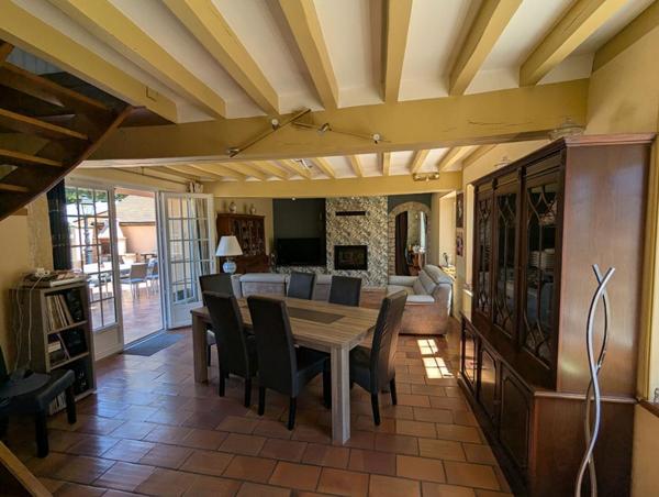 Propriété 8 pièces avec piscine couverte