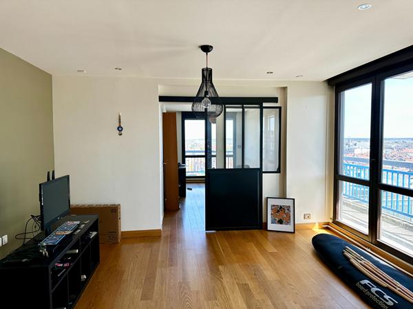 NANCY CENTRE - APPARTEMENT - PARKING - ASCENCEUR - CAVE -