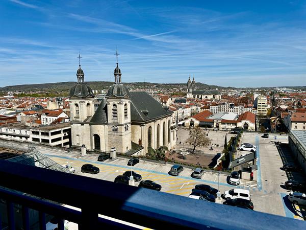 NANCY CENTRE - APPARTEMENT - PARKING - ASCENCEUR - CAVE -