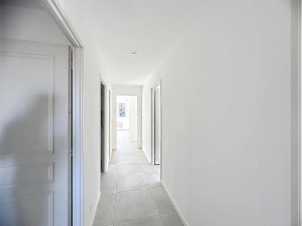 Appartement T4 avec garage , 2 places de parking  et jardin au calme