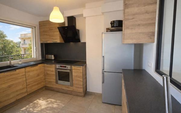 Appartement à vendre    3 pièces • 55 m2 La Seyne-sur-Mer