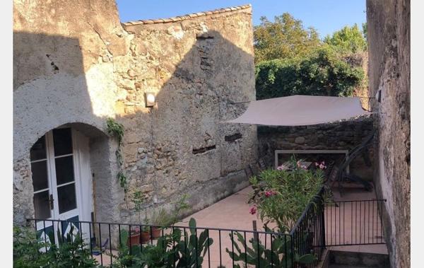 Vente Maison de village Cour + terrasse Fabrezan   