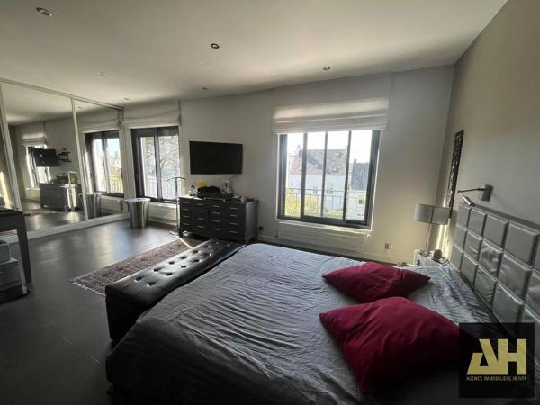 BREST PROXIMITÉ FAC DE MÉDECINE - BELLE PROPRIÉTÉ DE PLUS DE 285 M2 HABITABLES - RARE SUR LE MARCHÉ BRESTOIS