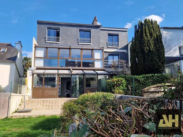BREST PROXIMITÉ FAC DE MÉDECINE - BELLE PROPRIÉTÉ DE PLUS DE 285 M2 HABITABLES - RARE SUR LE MARCHÉ BRESTOIS
