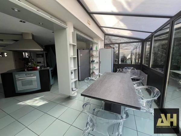 BREST PROXIMITÉ FAC DE MÉDECINE - BELLE PROPRIÉTÉ DE PLUS DE 285 M2 HABITABLES - RARE SUR LE MARCHÉ BRESTOIS