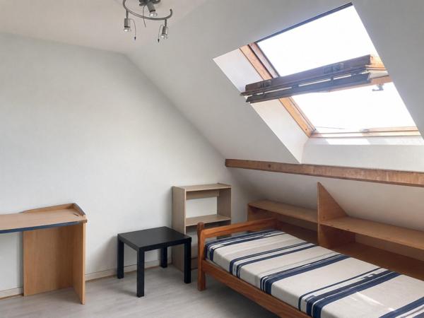 Belle maison à l'architecture soignée de 190 m² avec piscine sur sous-sol complet et terrain de 1078 m².